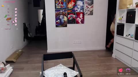 Ari online show from December 3, 1:21 pm