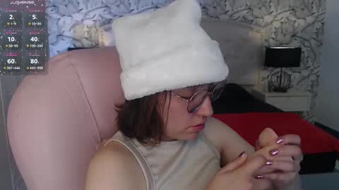 Eliza online show from December 18, 8:26 pm