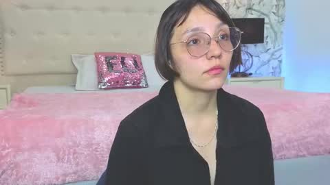 Eliza online show from March 18, 7:39 pm