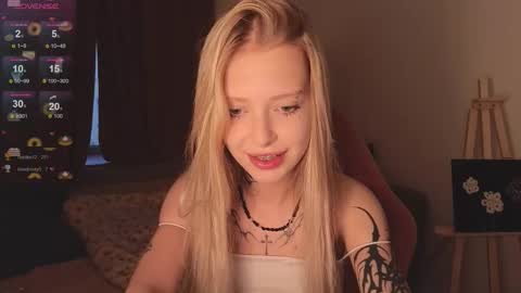 Elizabeth online show from November 18, 12:42 pm