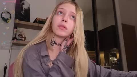 Elizabeth online show from February 2, 8:29 pm