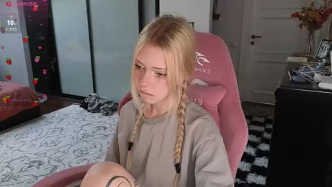 Elizabeth online show from May 25, 1:17 pm
