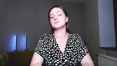 Snapshot of eliza_sin chatting on October 17, 8:33 pm Elizabeth online show from October 17, 8:33 pm