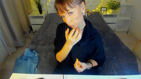 Snapshot of elizabe_th chatting on January 21, 9:46 pm Elizabethangel online show from January 21, 9:46 pm