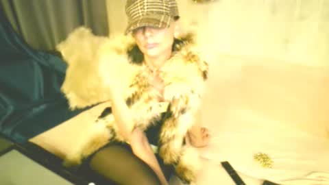 Snapshot of elizabe_th chatting on February 1, 1:48 am Elizabethangel online show from February 1, 1:48 am