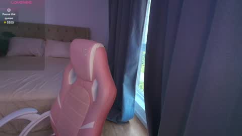 Elezabeth online show from April 7, 11:43 am