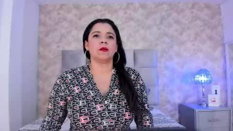 Elizabeth online show from January 18, 8:51 pm