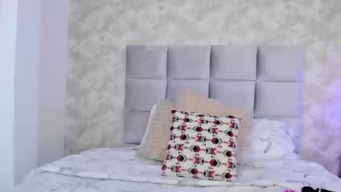 Elizabeth online show from September 22, 8:33 pm