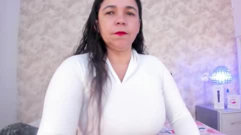 Elizabeth online show from October 20, 8:53 pm