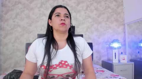 Elizabeth online show from October 29, 10:44 pm