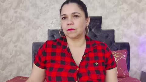 Snapshot of elizabeth_colleman chatting on January 16, 9:30 pm Elizabeth online show from January 16, 9:30 pm