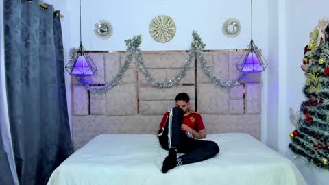 Snapshot of elizabeth_ggh chatting on December 29, 8:58 pm Girl Melanie And boys Neithan Alex online show from December 29, 8:58 pm