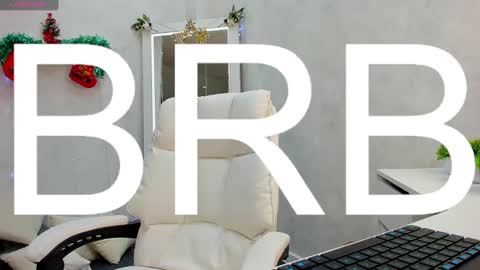 Snapshot of elizabeth_harpper chatting on December 28, 11:52 am Elizabeth online show from December 28, 11:52 am