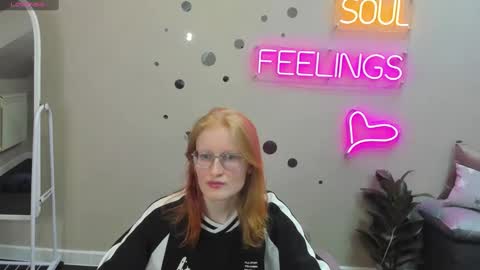 Snapshot of elizabeth_harpper chatting on January 17, 3:00 pm Elizabeth online show from January 17, 3:00 pm