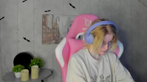 Elizabeth online show from November 5, 1:27 am