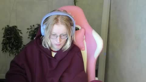 Elizabeth online show from November 27, 12:46 am