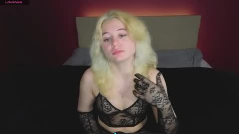 Elizabeth online show from May 30, 7:33 pm