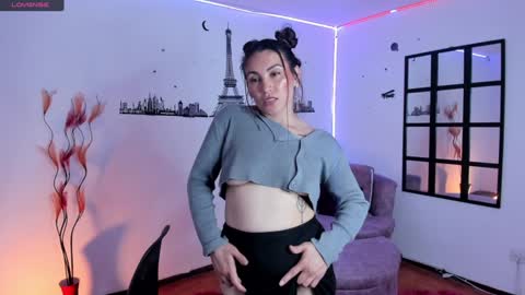 Elizabeth online show from December 26, 9:04 pm