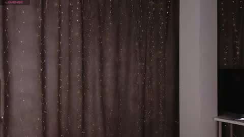 Snapshot of elizabethandersen chatting on November 15, 1:03 am Elizabeth online show from November 15, 1:03 am