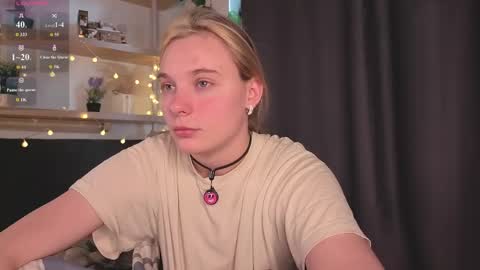 Snapshot of elizabethandersen chatting on May 23, 1:22 am Elizabeth online show from May 23, 1:22 am