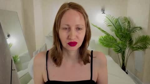 Elizabeth online show from March 25, 8:42 am