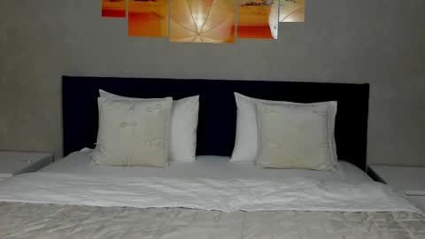 Elizabeth online show from February 22, 3:18 am