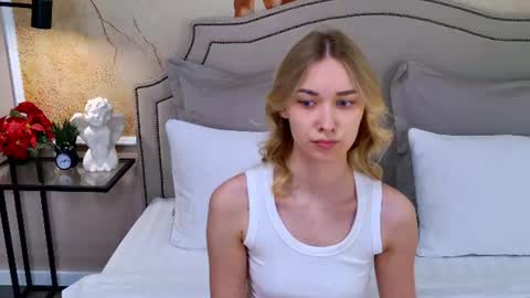 Elizabeth online show from July 5, 4:14 pm