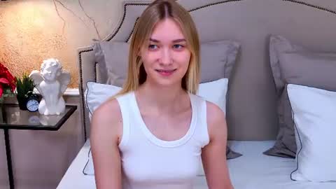 Elizabeth online show from July 17, 4:23 pm