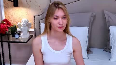 Elizabeth online show from July 18, 4:11 pm
