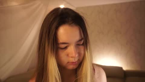 Elizabeth online show from October 12, 6:18 pm