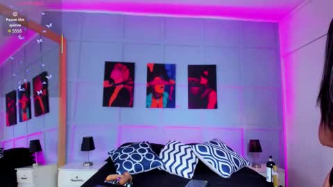  Elizabeth online show from December 15, 6:50 am