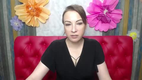 Snapshot of elizabethsho chatting on May 30, 6:05 pm ElizabethSho online show from May 30, 6:05 pm