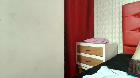 Snapshot of elizabetth_roman chatting on February 18, 6:09 am elizabetth_roman online show from February 18, 6:09 am