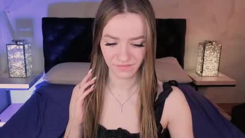 elizzza_ online show from April 14, 5:13 am