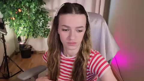 elizzza_ online show from July 4, 5:13 am