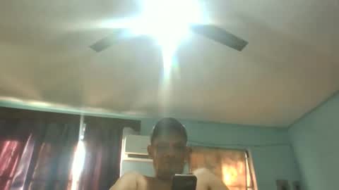 Snapshot of eljim323323 chatting on November 9, 2:15 pm eljim323323 online show from November 9, 2:15 pm