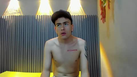 Snapshot of ell_mono chatting on November 5, 7:36 pm ell_mono online show from November 5, 7:36 pm