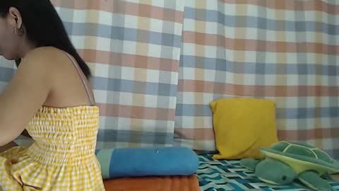 Snapshot of ella20 chatting on February 18, 3:02 am Ellah online show from February 18, 3:02 am