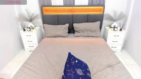 Ella online show from November 4, 9:14 pm