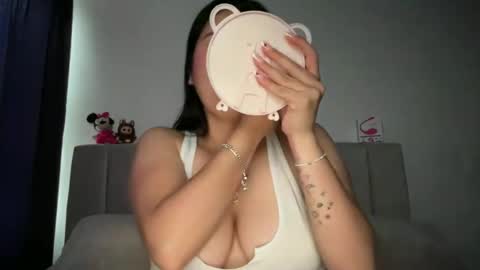 Ella  online show from June 18, 7:40 pm