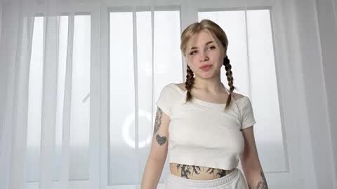 ella_desire online show from December 4, 7:50 am