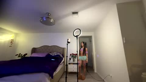 ella_ella_ella_ay online show from October 24, 2:41 am