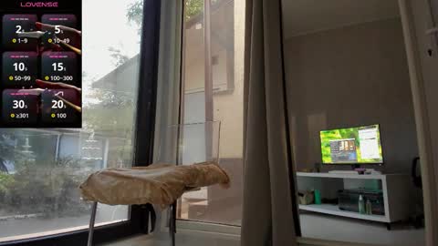 ella_vee online show from September 26, 5:11 am