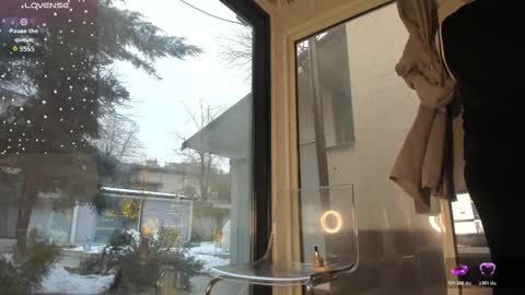 ella_vee online show from February 28, 6:03 am