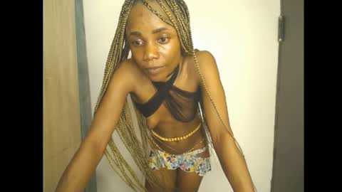 ella online show from May 12, 5:32 pm
