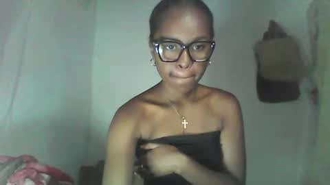 Snapshot of ellah245 chatting on February 15, 9:00 pm ellah245 online show from February 15, 9:00 pm