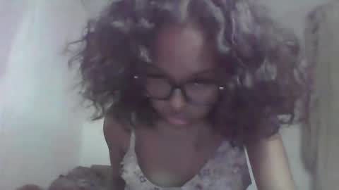 Snapshot of ellah245 chatting on February 20, 2:52 am ellah245 online show from February 20, 2:52 am