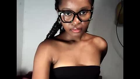 ellah245 online show from March 2, 11:00 pm