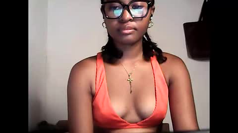 ellah245 online show from April 8, 12:21 am