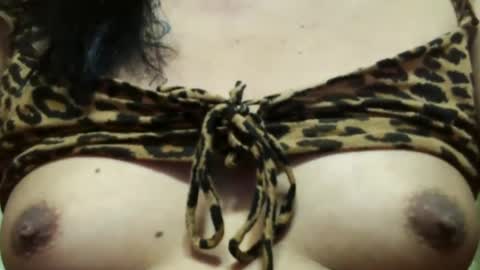 Snapshot of ellah_morena chatting on March 1, 3:32 am Ellah online show from March 1, 3:32 am